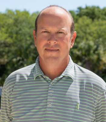 Portrait of Zach Loftis, Broker in Charge, Realtor ®.